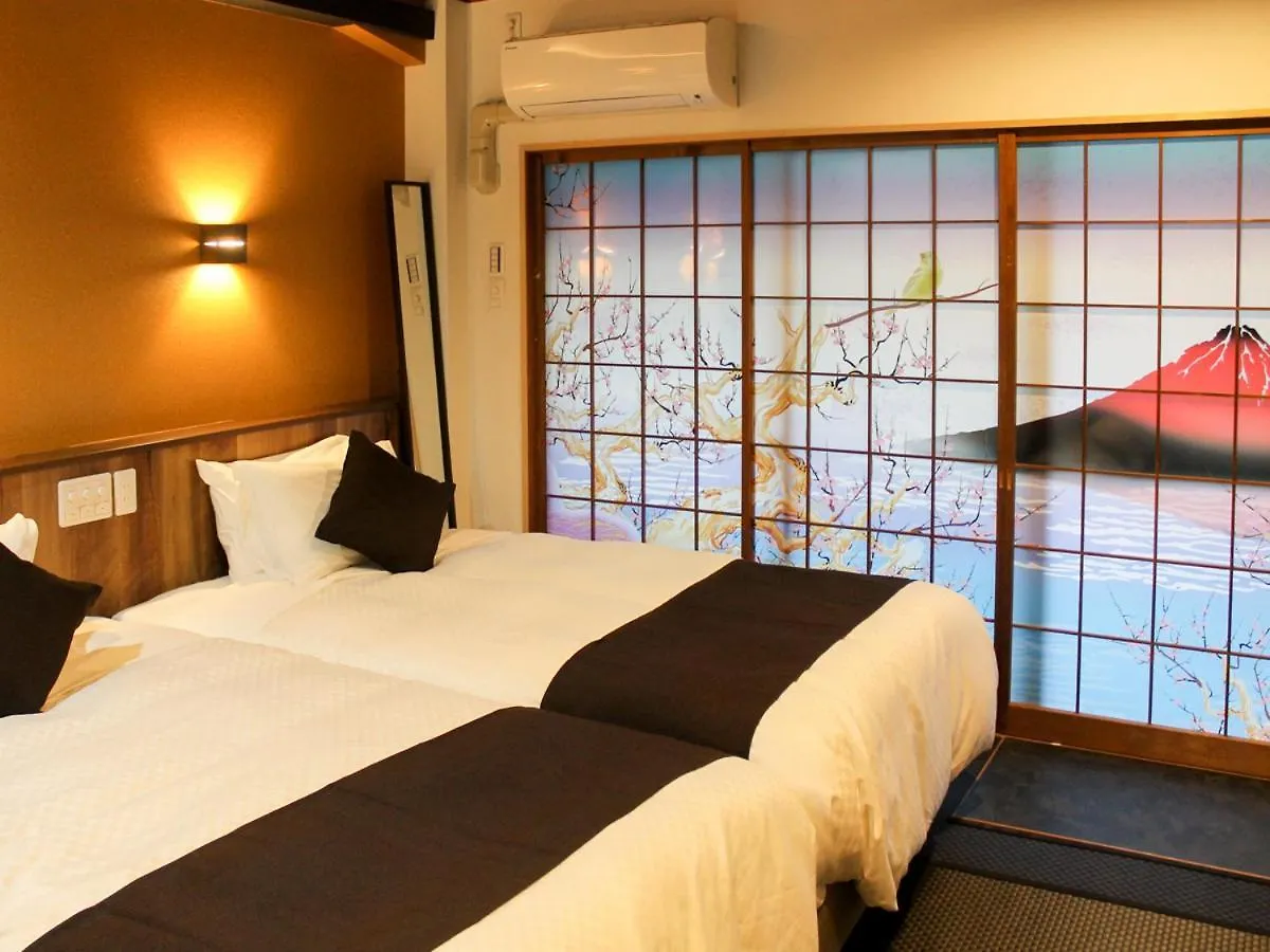 Livemax Resort Hakone Sengokuhara 3*,
